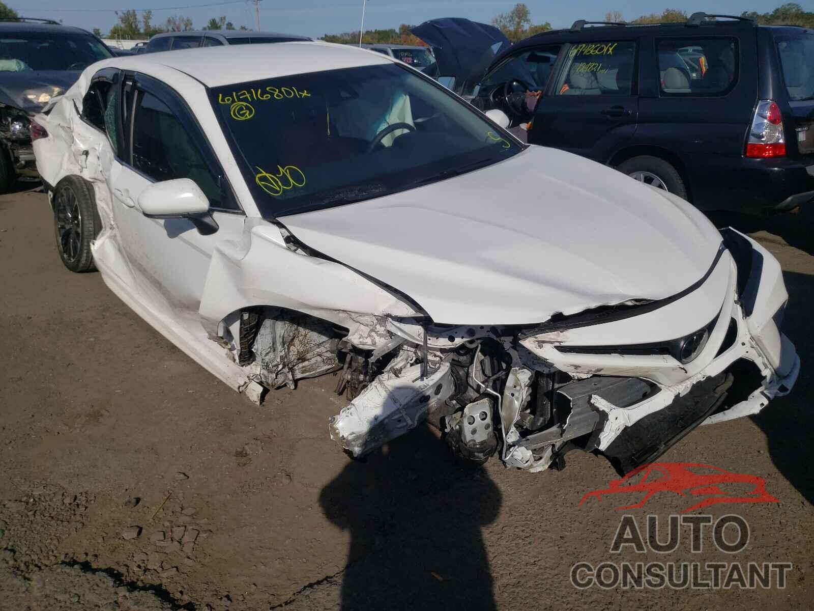 TOYOTA CAMRY 2018 - 4T1B11HK9JU046174