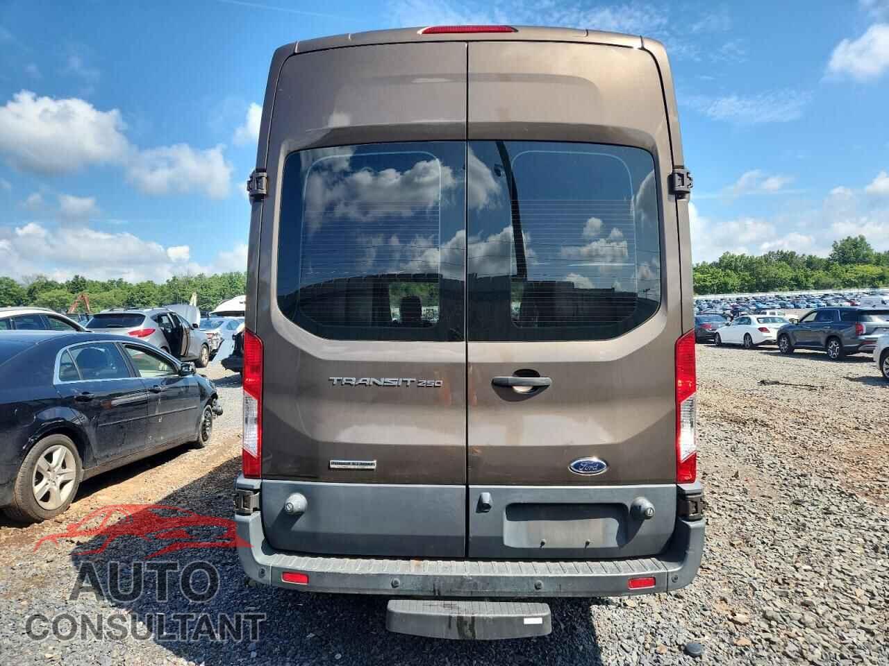 FORD TRANSIT 2017 - 1FTYR2XV8HKA13794