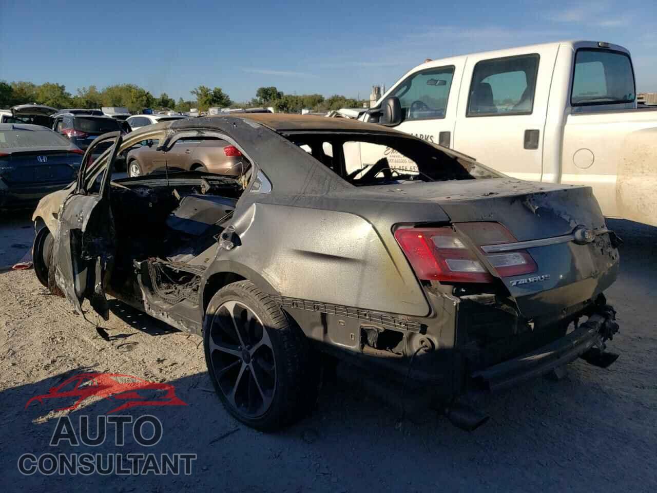 FORD TAURUS 2015 - 1FAHP2E82FG127542