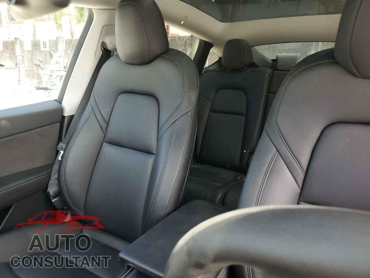 TESLA MODEL Y 2023 - 7SAYGAEE2PF610876