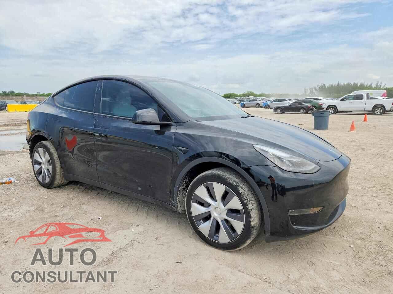 TESLA MODEL Y 2024 - 7SAYGDED5RF088143
