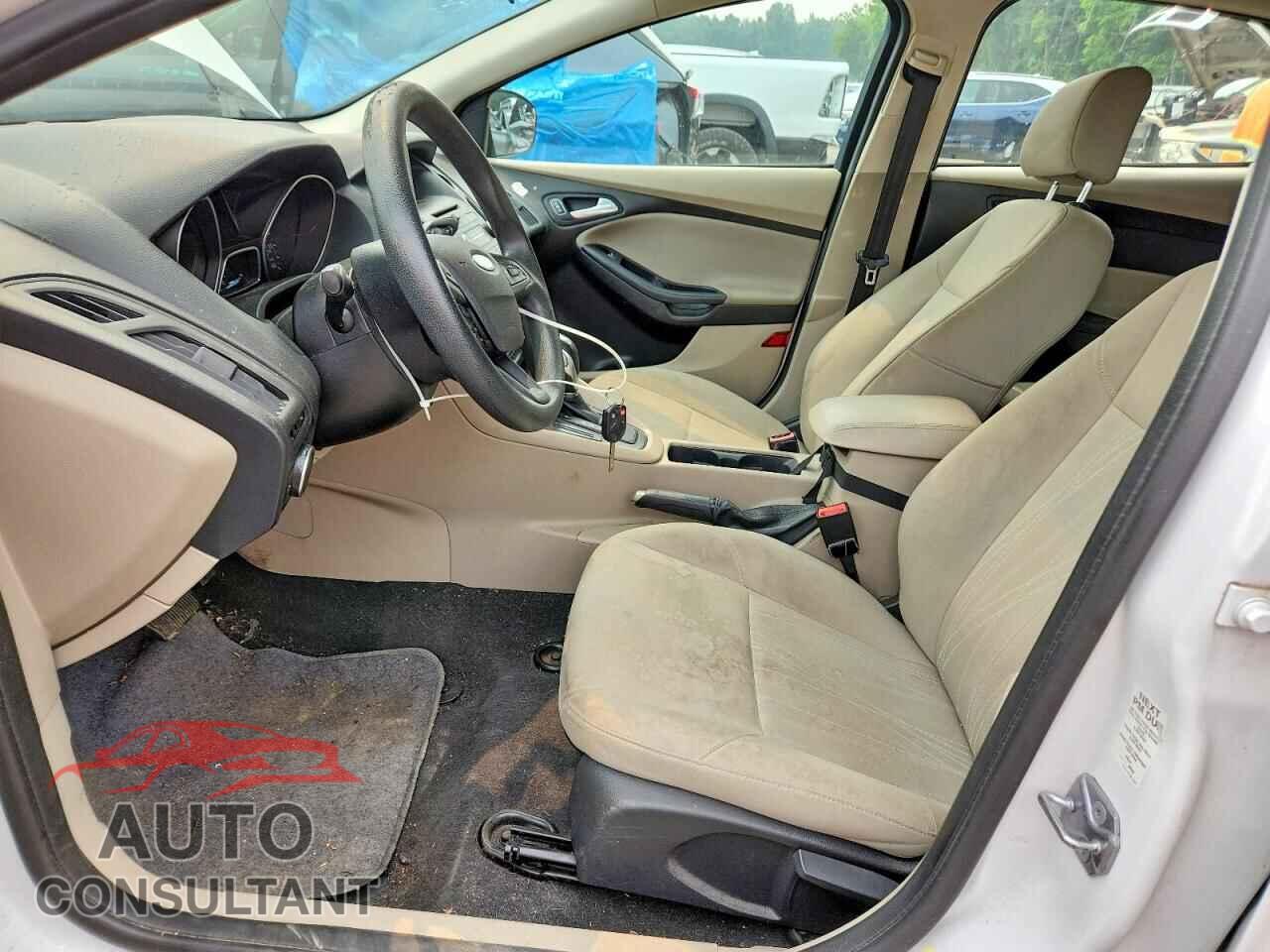 FORD FOCUS 2016 - 1FADP3K28GL364047