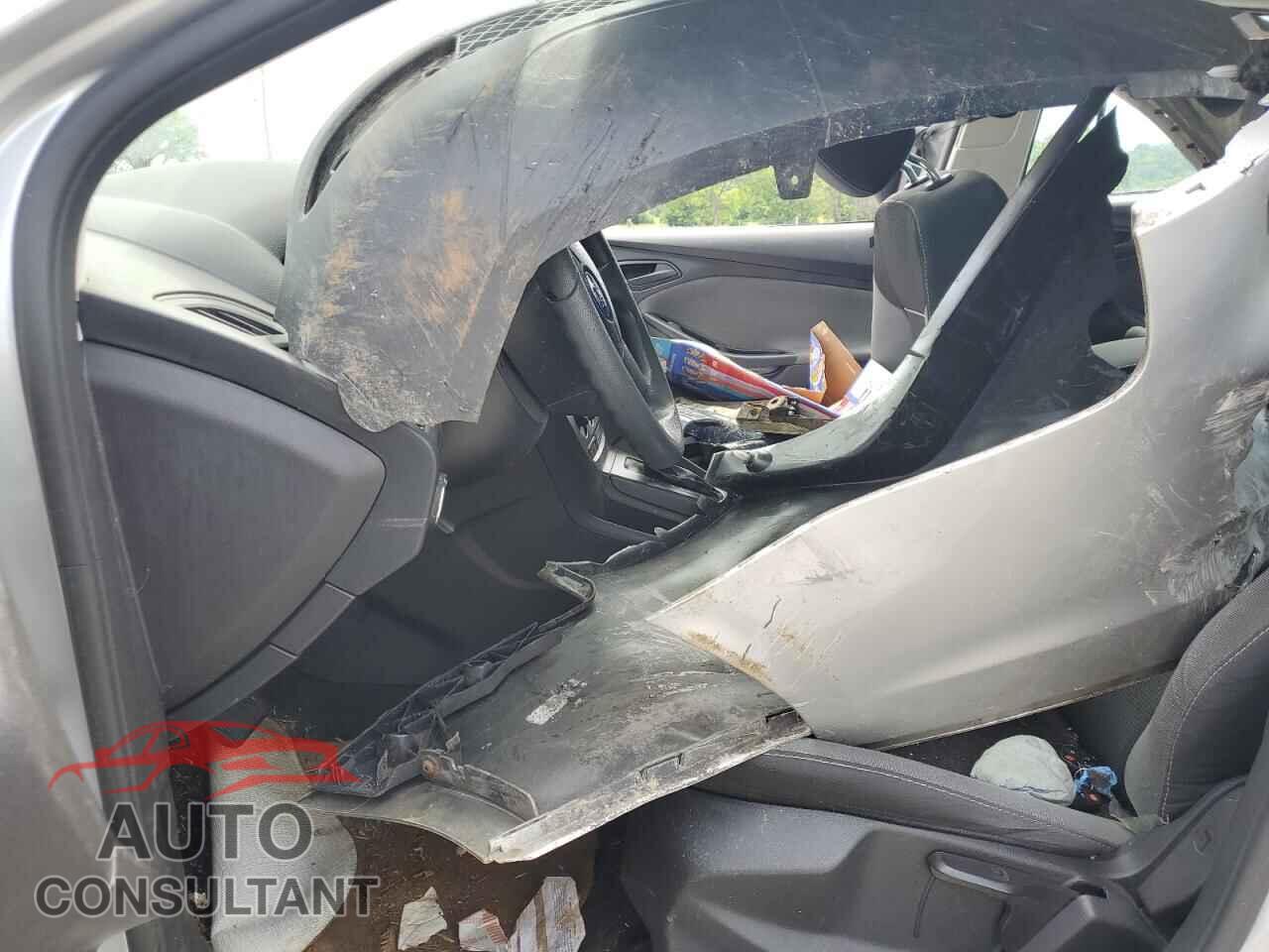 FORD FOCUS 2014 - 1FADP3E22EL450351