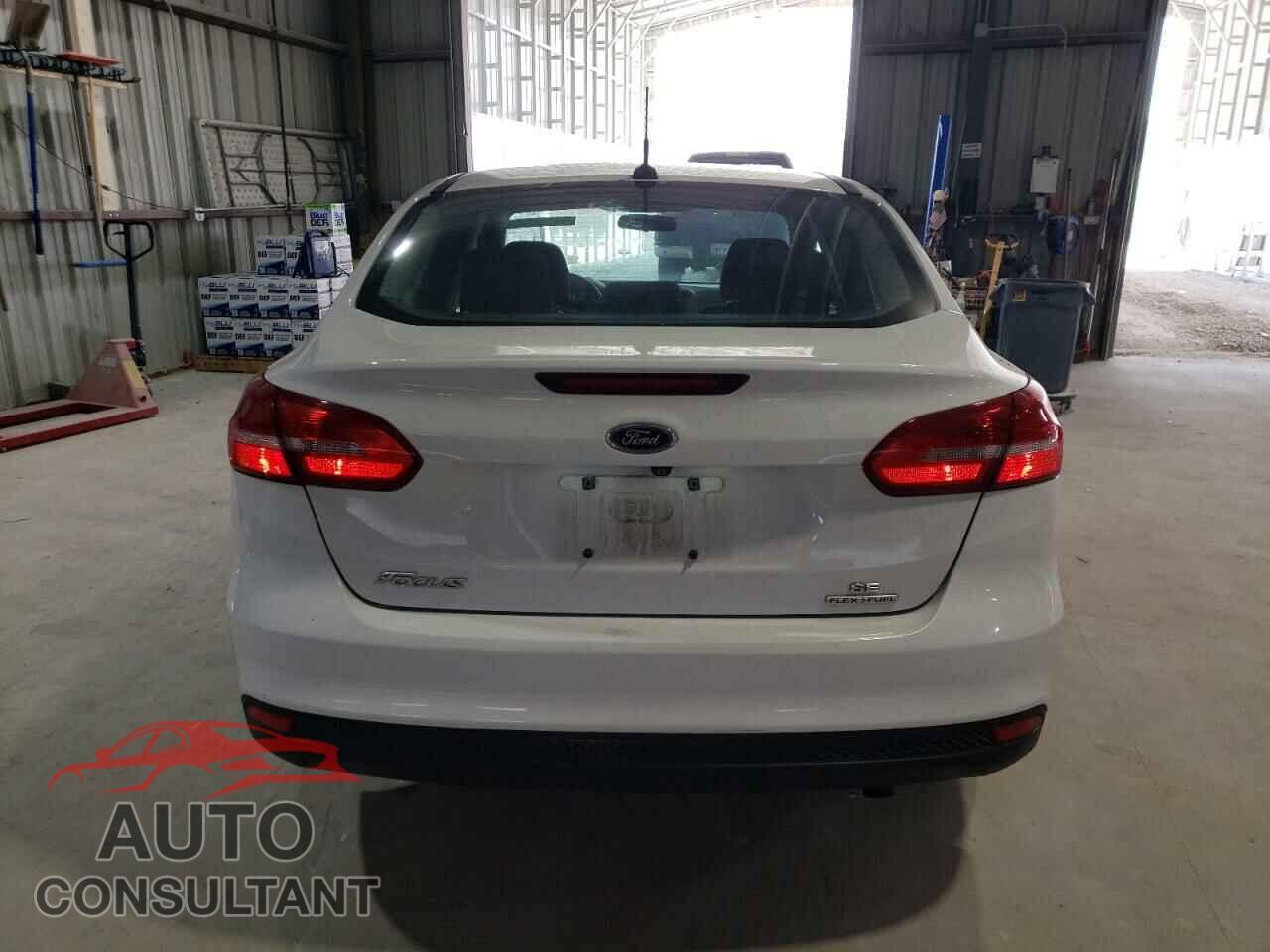 FORD FOCUS 2015 - 1FADP3F22FL250067