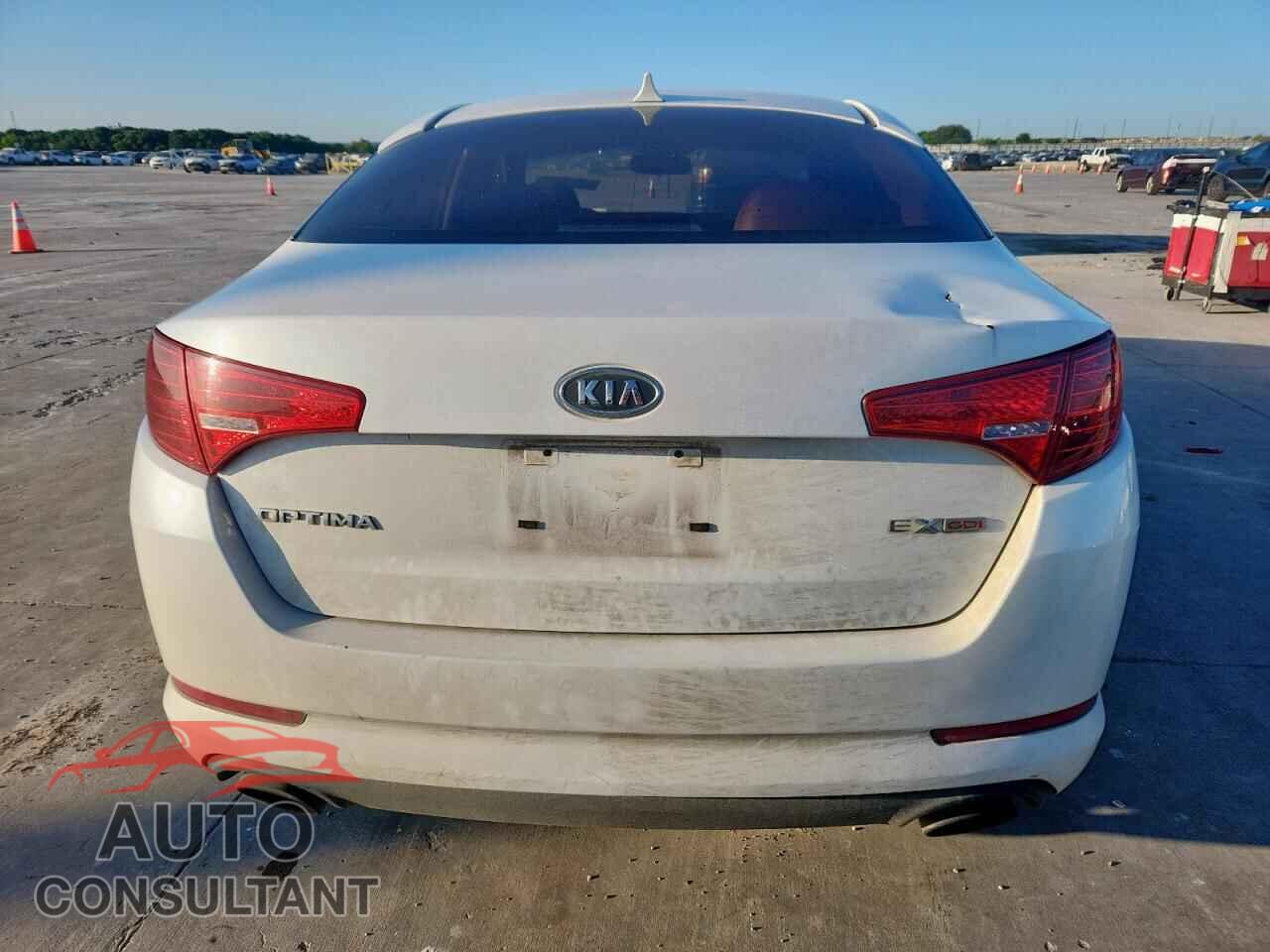 KIA OPTIMA 2011 - KNAGN4A79B5145575