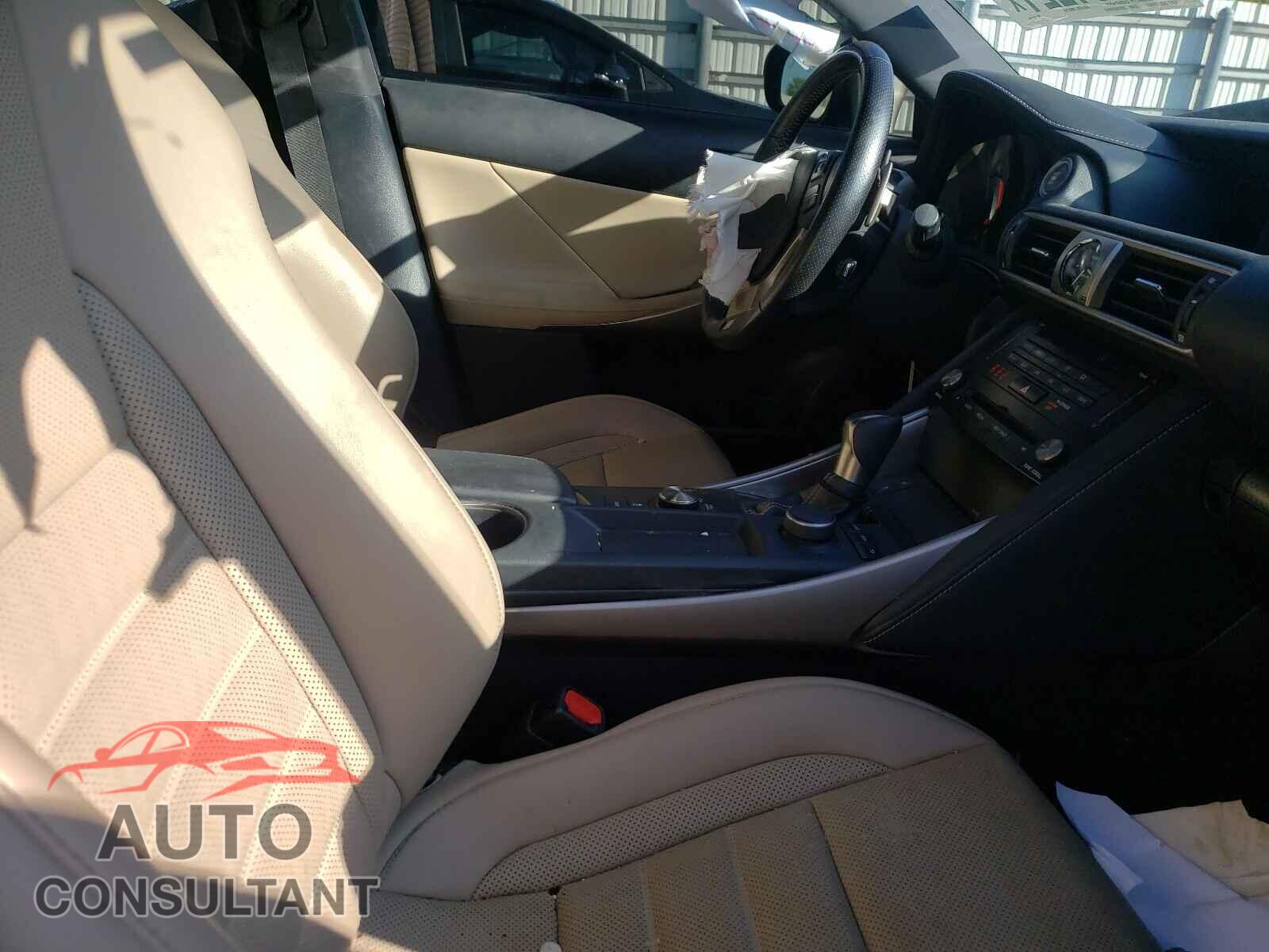 LEXUS IS 2017 - JTHBA1D28H5057759