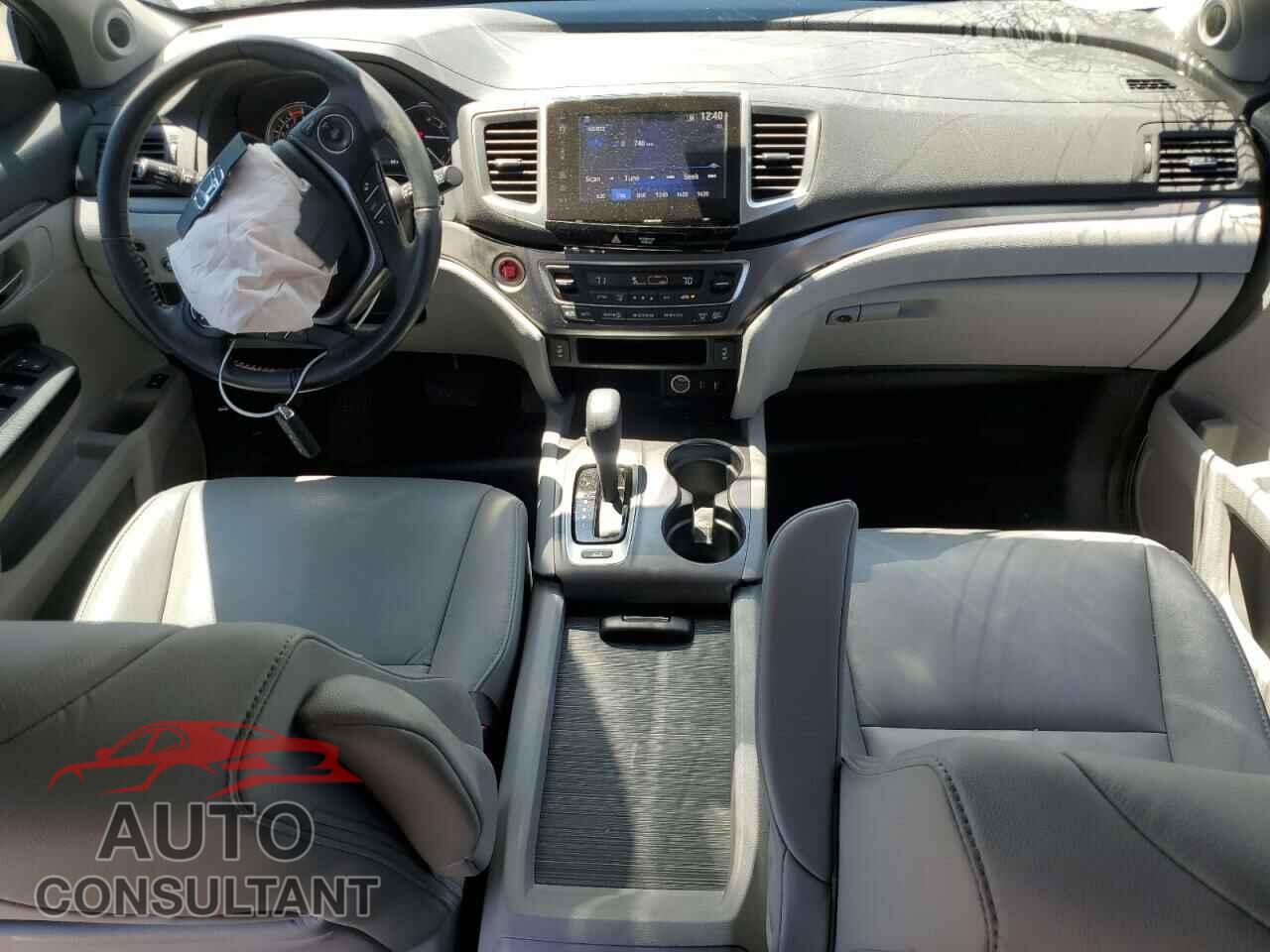 HONDA PILOT 2017 - 5FNYF6H59HB020944