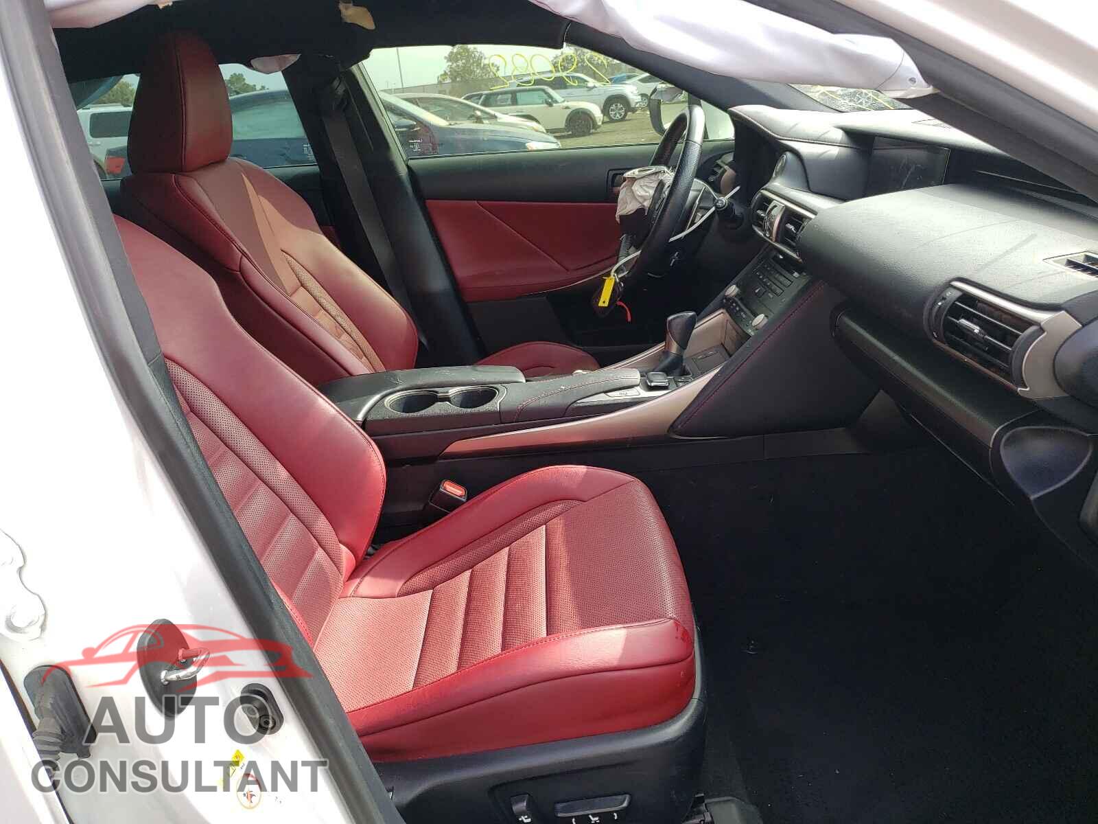 LEXUS IS 2018 - JTHBZ1D24J5032047