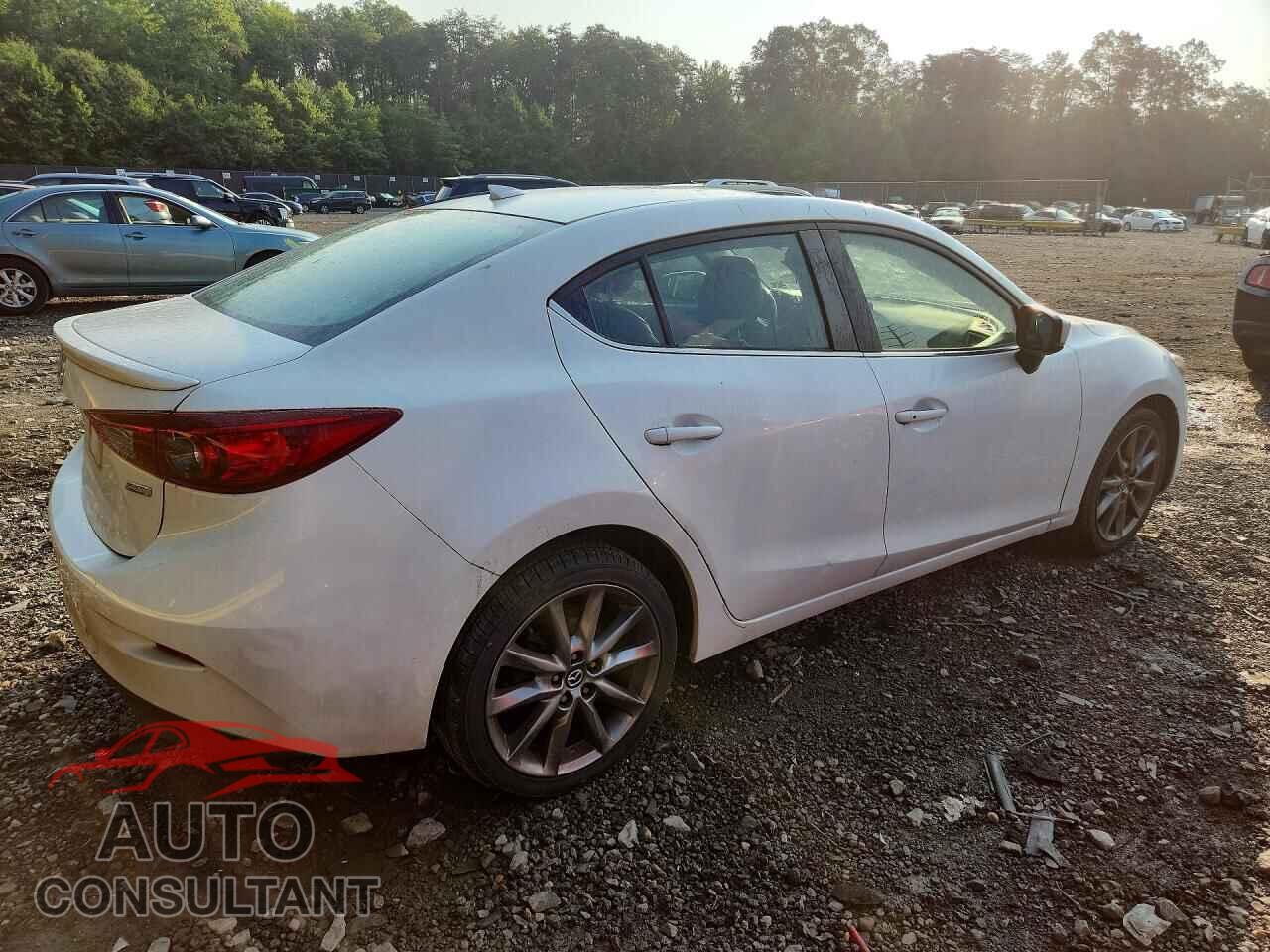 MAZDA 3 2018 - 3MZBN1V39JM264798