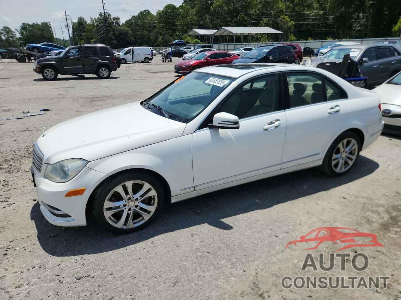 MERCEDES-BENZ C-CLASS 2013 - WDDGF8AB3DR244616