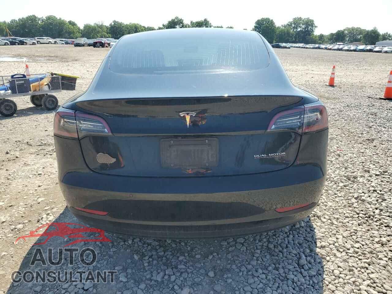 TESLA MODEL 3 2018 - 5YJ3E1EB8JF085512