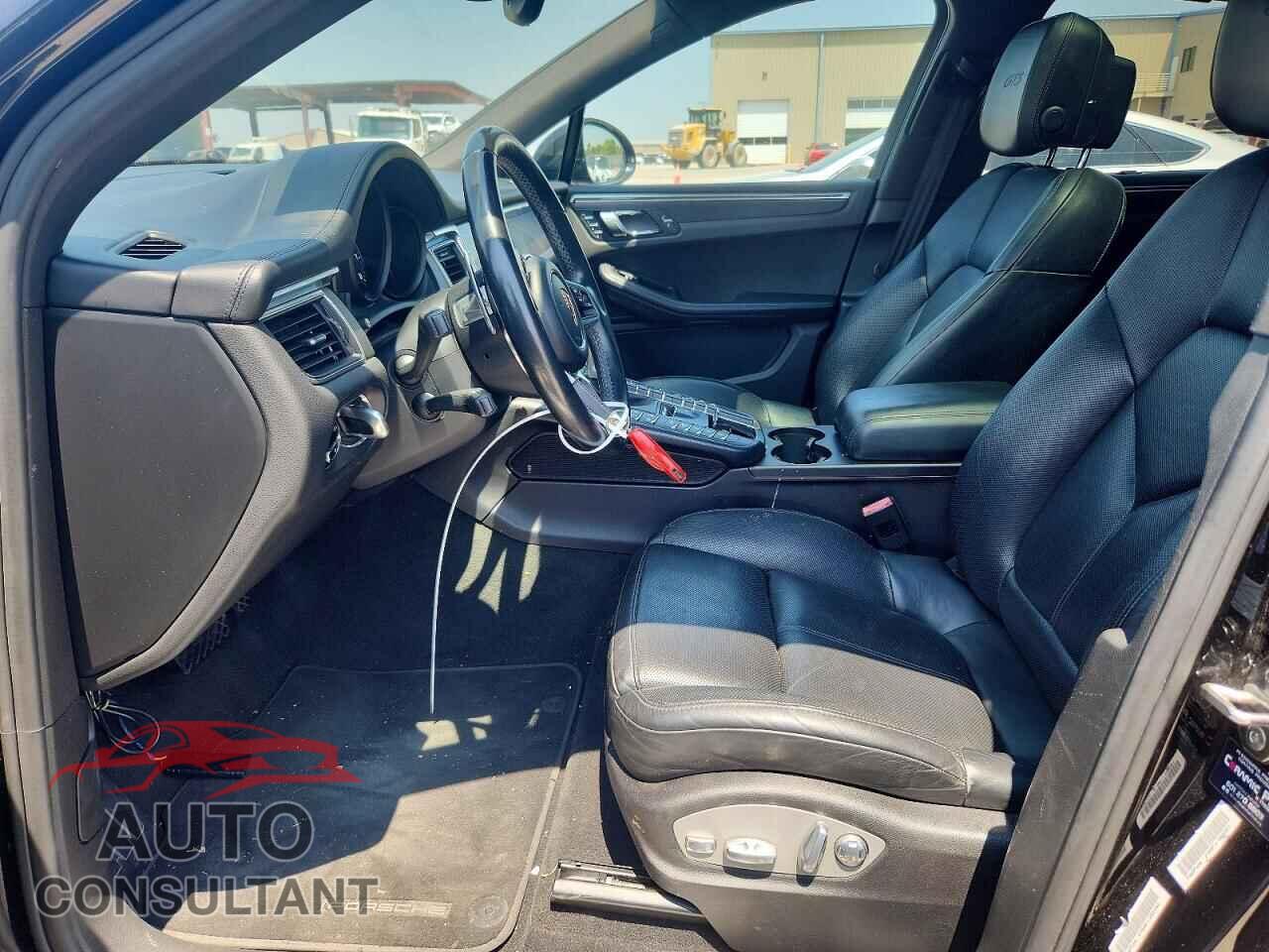 PORSCHE MACAN 2017 - WP1AG2A56HLB56249