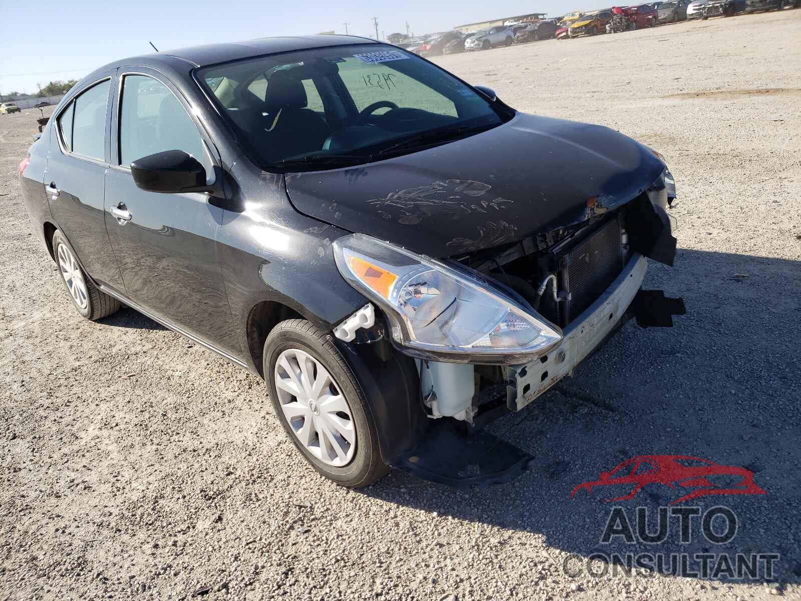 NISSAN VERSA 2019 - 3N1CN7AP8KL821679