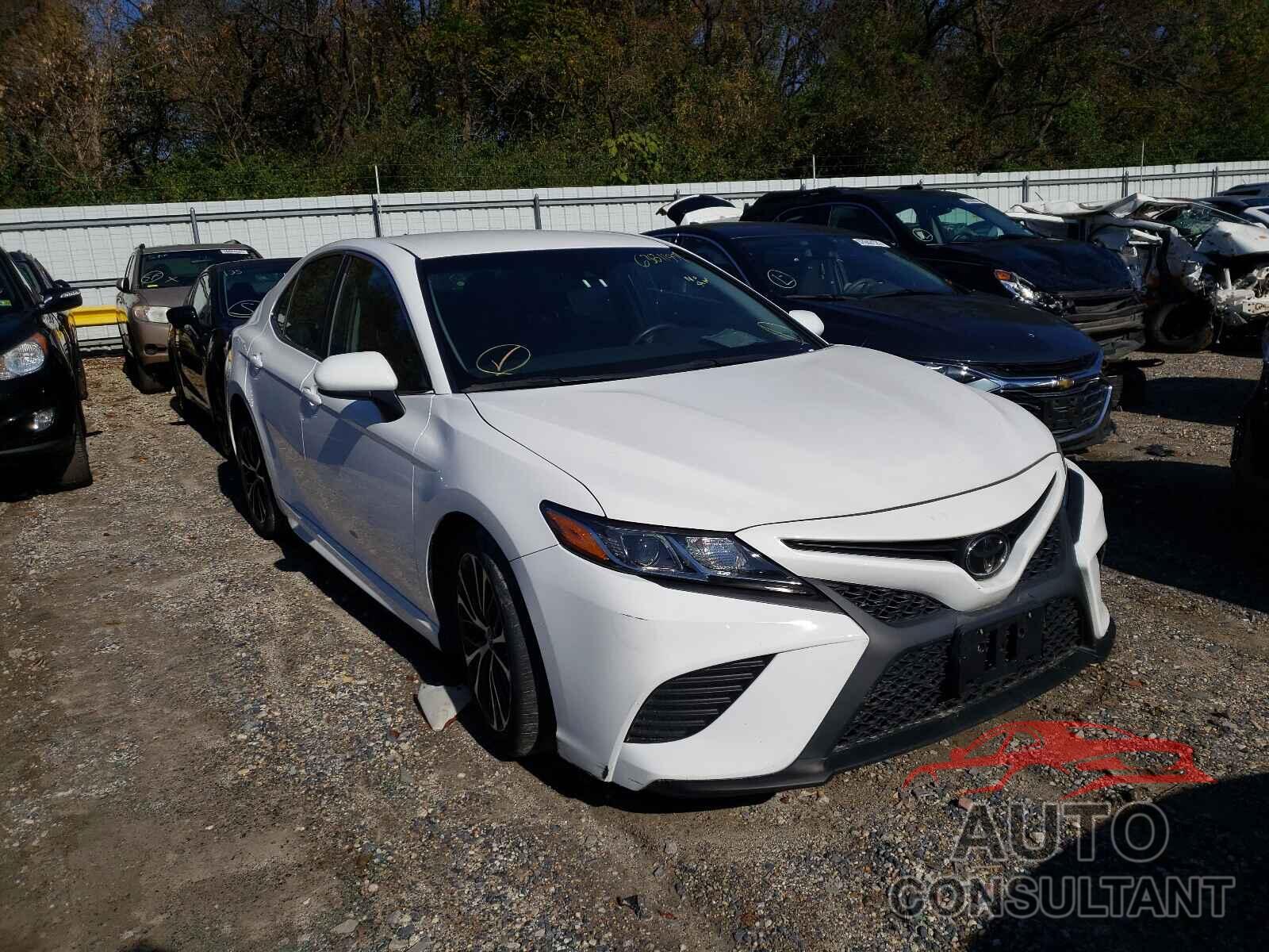 TOYOTA CAMRY 2018 - 4T1B11HK4JU524047