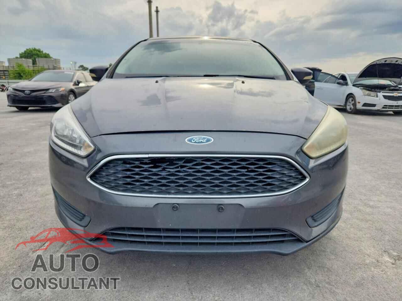 FORD FOCUS 2017 - 1FADP3K22HL246755