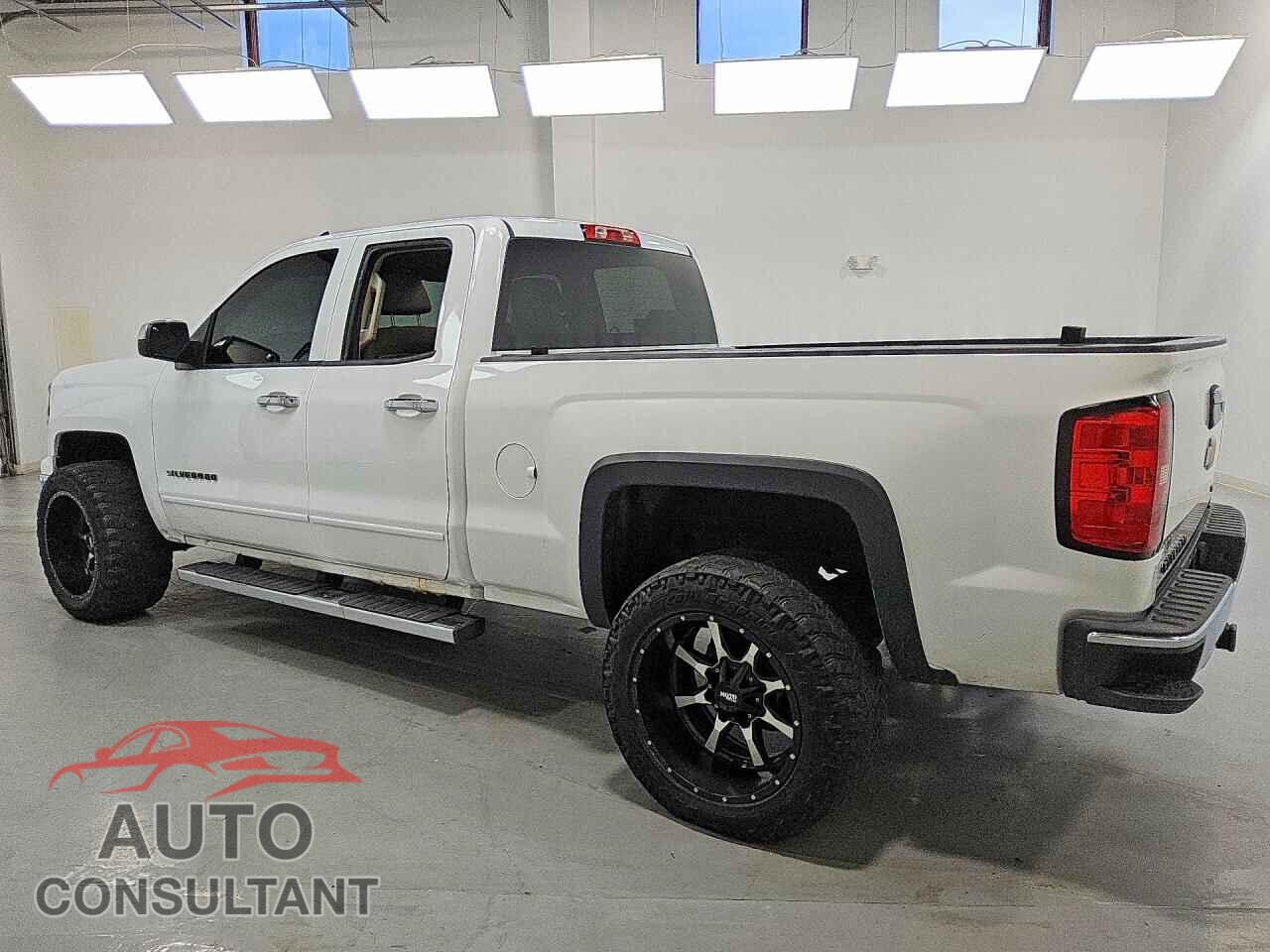 CHEVROLET SILVERADO 2015 - 1GCRCREC3FZ351558