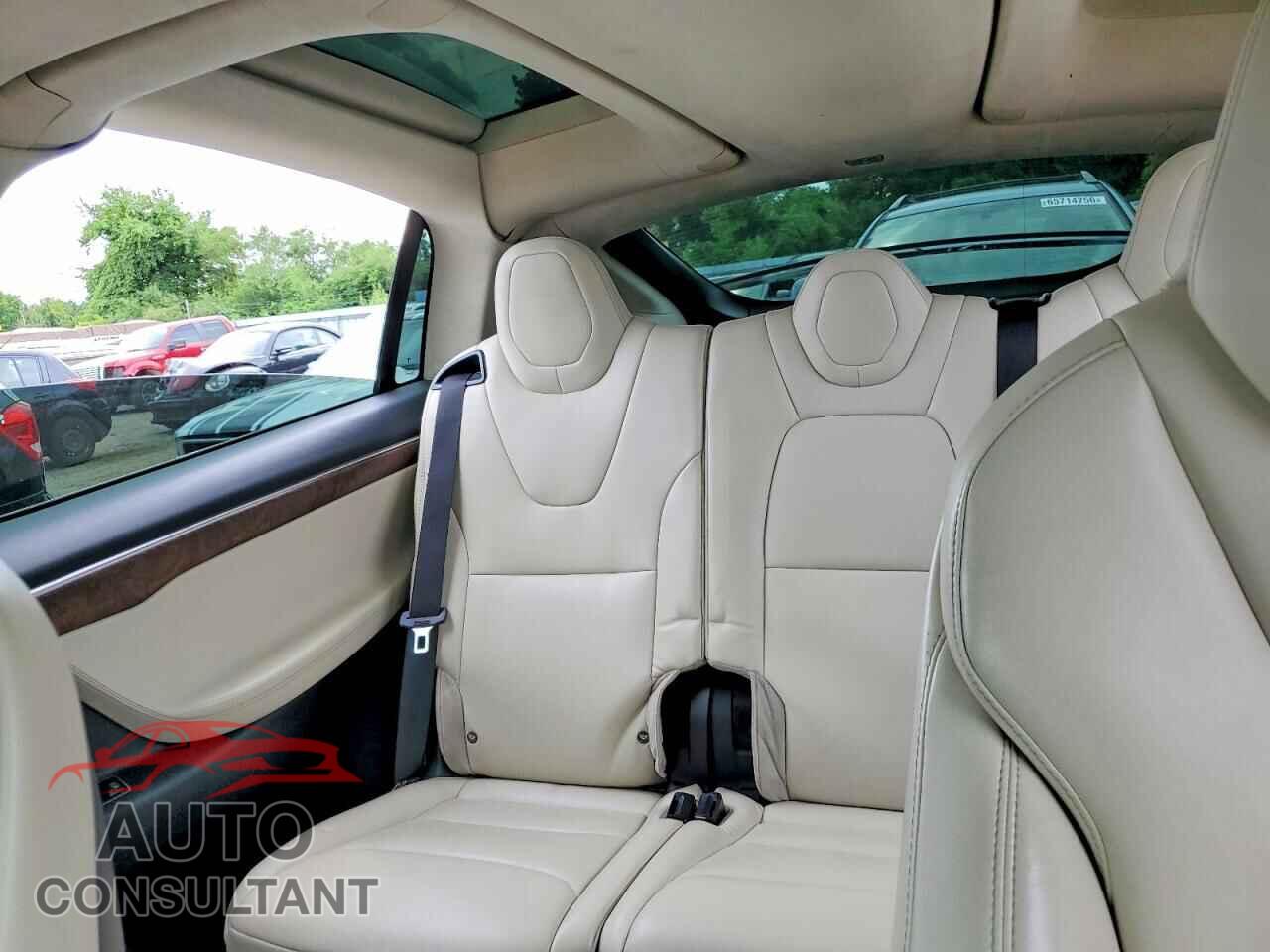TESLA MODEL X 2017 - 5YJXCAE2XHF075727