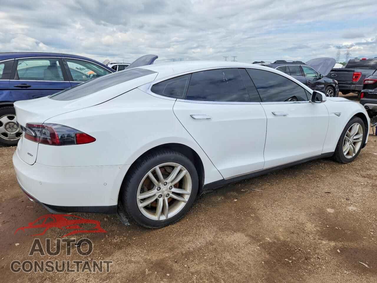 TESLA MODEL S 2015 - 5YJSA1H29FF084802
