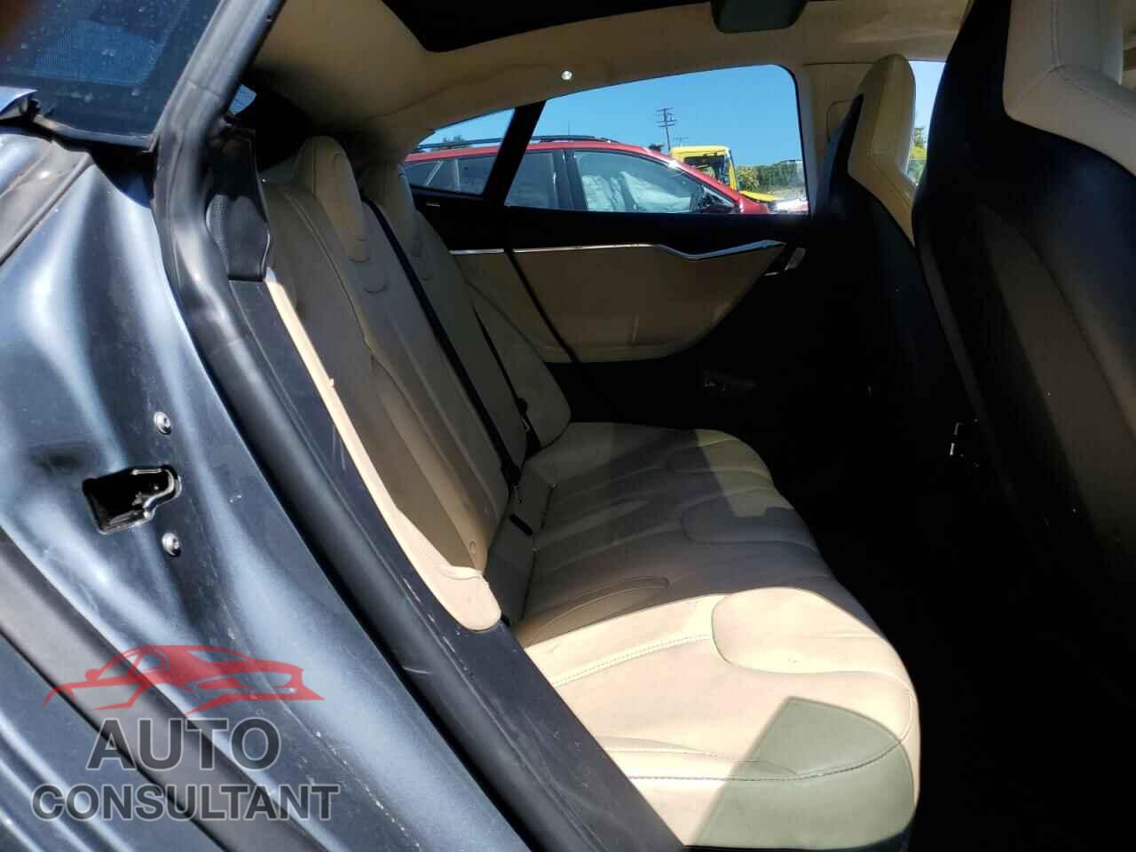 TESLA MODEL S 2012 - 5YJSA1DN2CFP01548