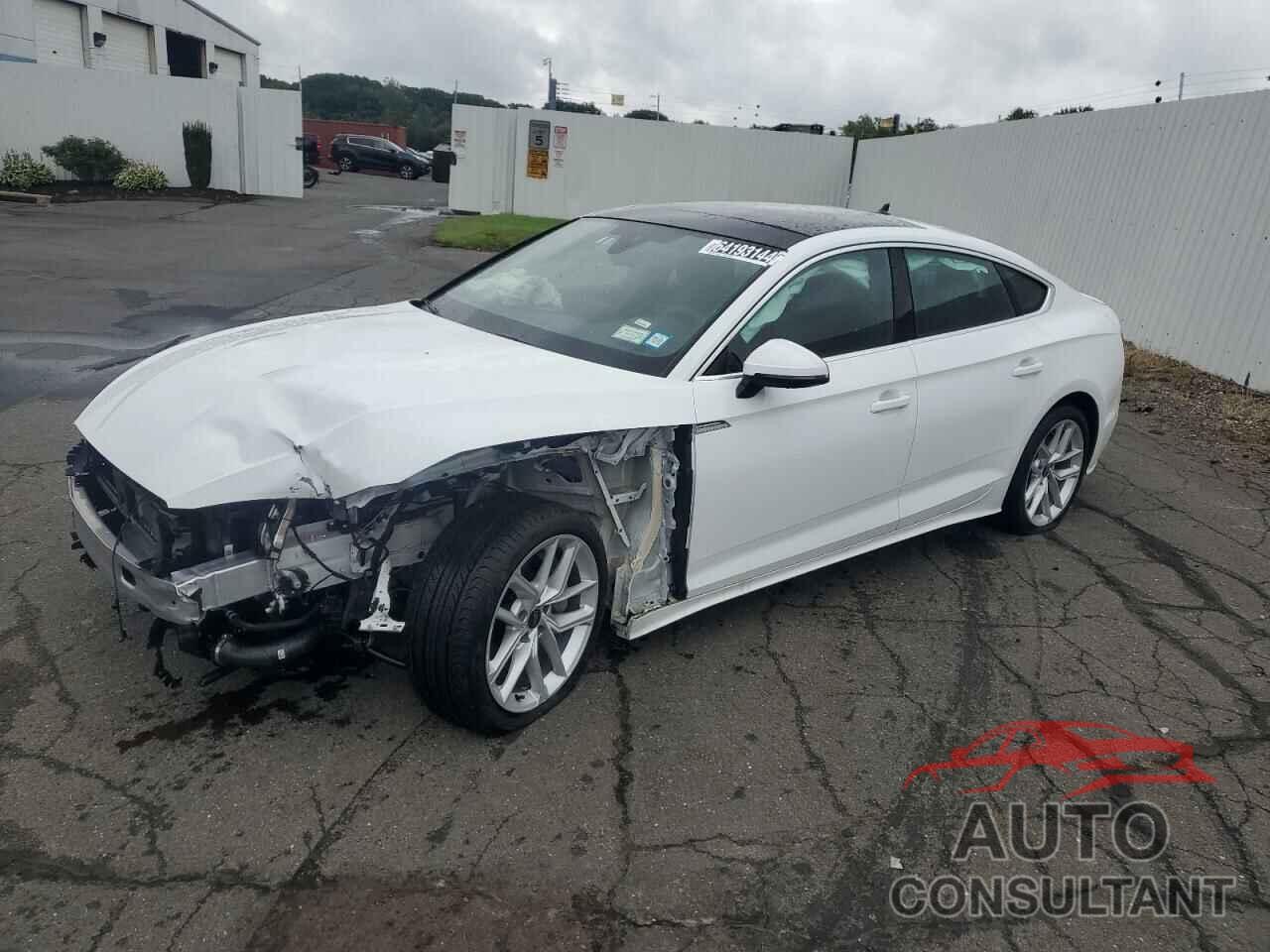 AUDI A5 2018 - WAUFACF52RA068381