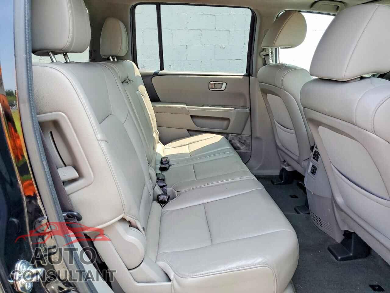 HONDA PILOT 2015 - 5FNYF4H70FB072191