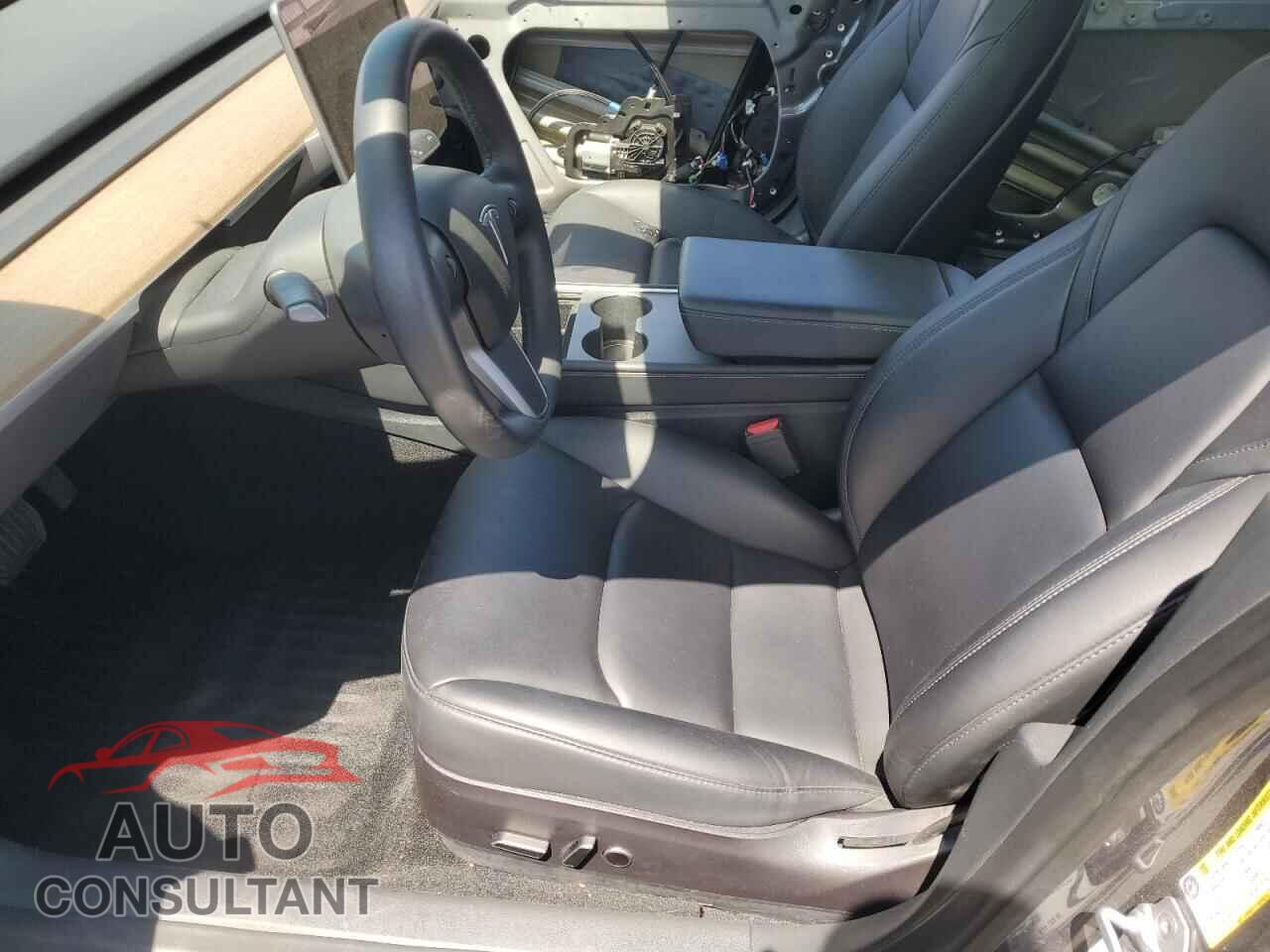 TESLA MODEL 3 2023 - 5YJ3E1EA0PF608568