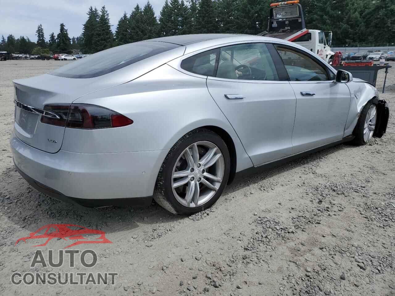 TESLA MODEL S 2015 - 5YJSA1E27FF116392