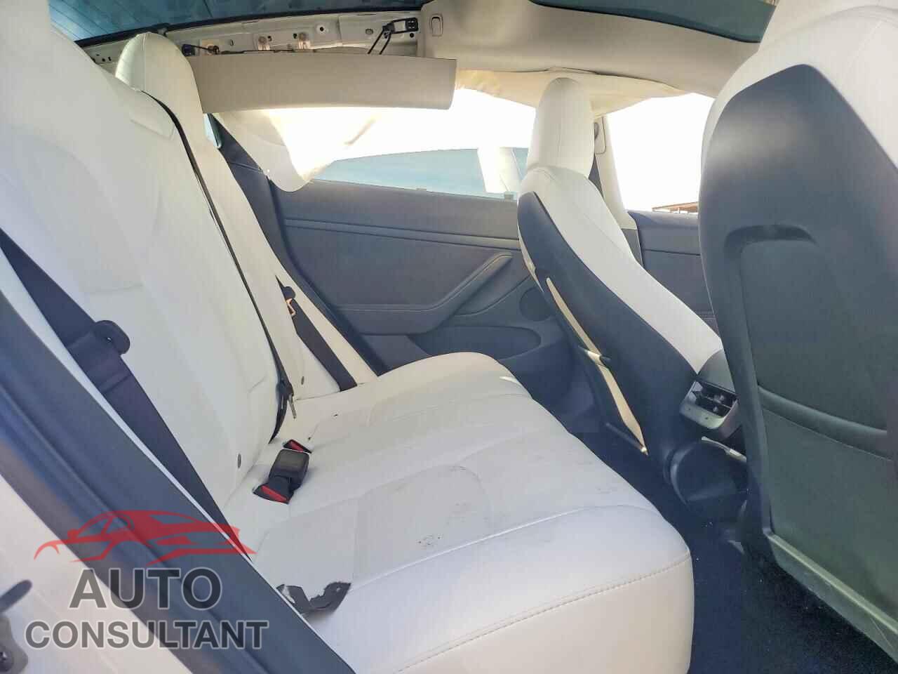 TESLA MODEL 3 2023 - 5YJ3E1EAXPF647944