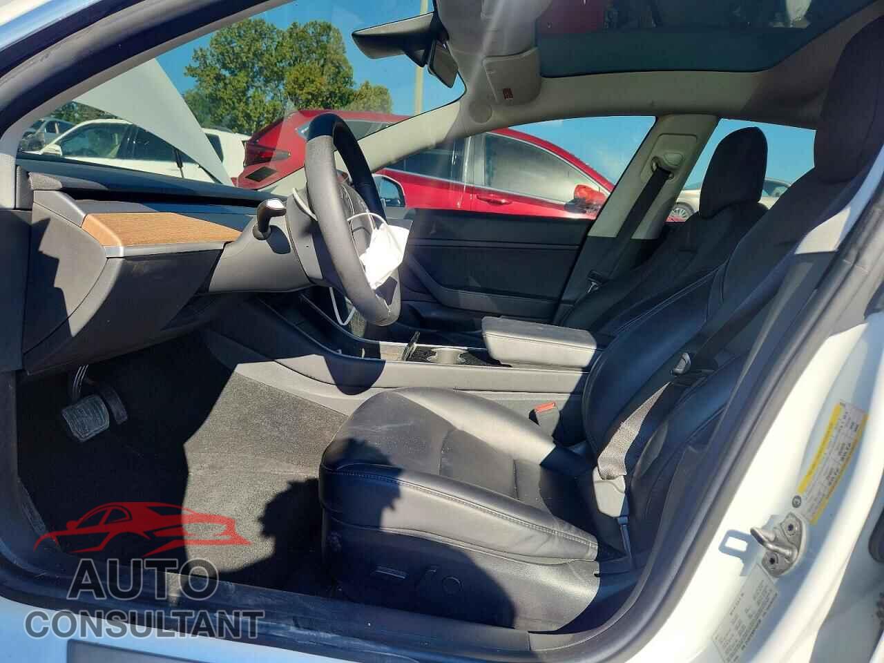 TESLA MODEL 3 2019 - 5YJ3E1EB0KF454106