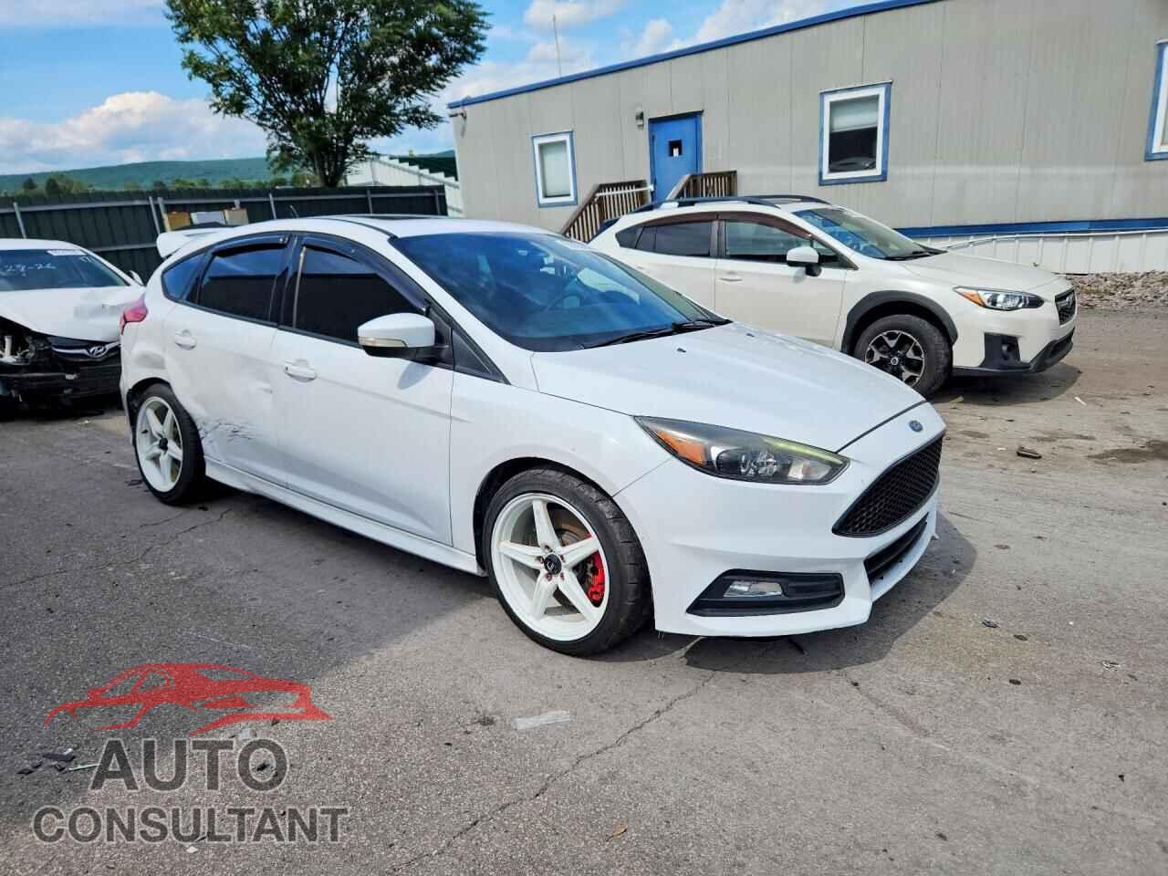 FORD FOCUS 2017 - 1FADP3L98HL275348