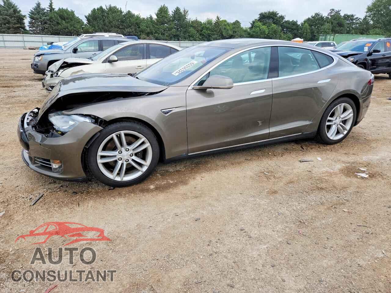 TESLA MODEL S 2015 - 5YJSA1E21FF111916
