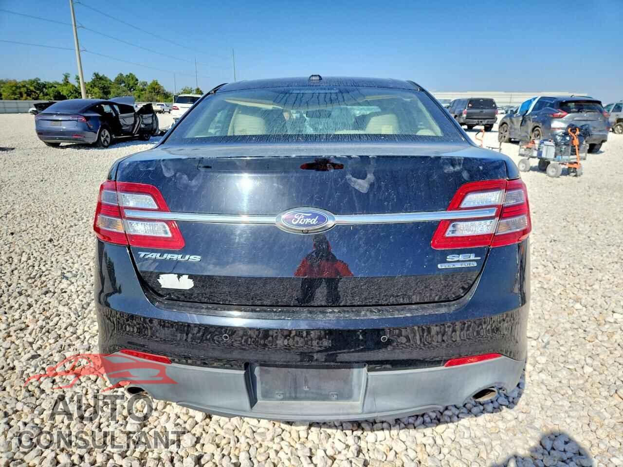 FORD TAURUS 2017 - 1FAHP2E81HG113697