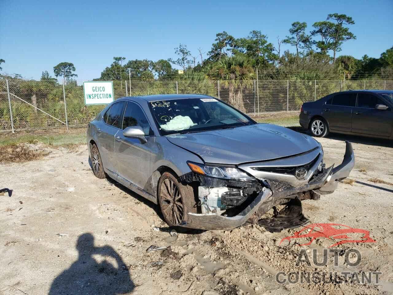 TOYOTA CAMRY 2018 - 4T1B11HK8JU641937