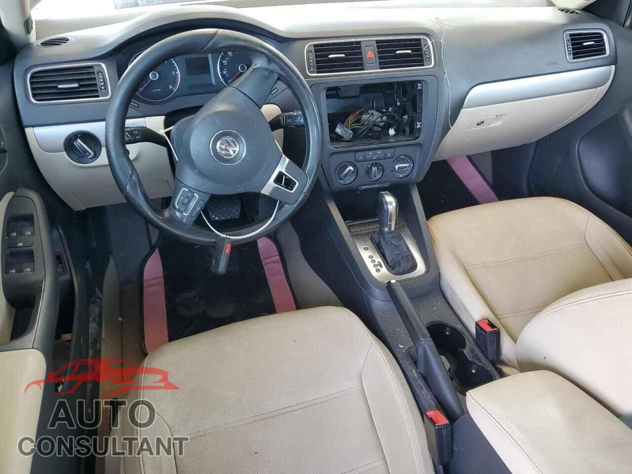VOLKSWAGEN JETTA 2012 - 3VWLL7AJ6CM415729