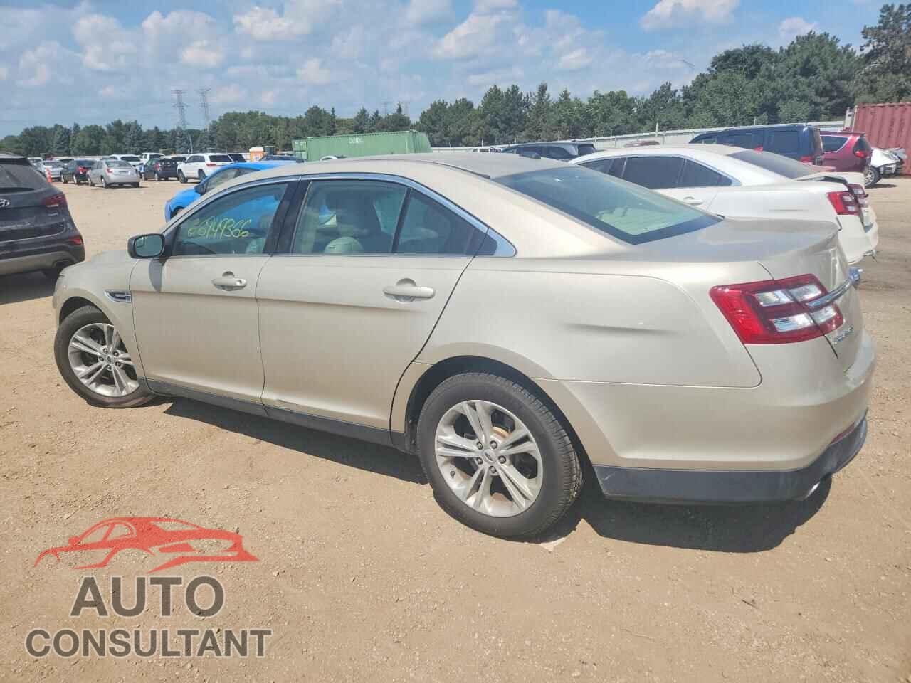 FORD TAURUS 2017 - 1FAHP2D82HG105318