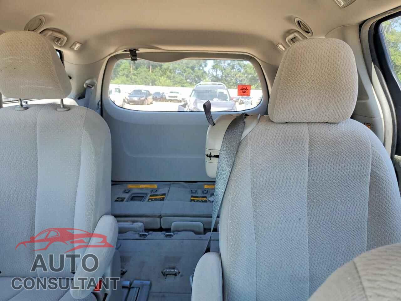 TOYOTA SIENNA 2013 - 5TDKK3DC8DS376778