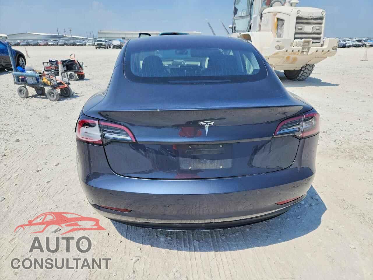 TESLA MODEL 3 2018 - 5YJ3E1EA9JF028114