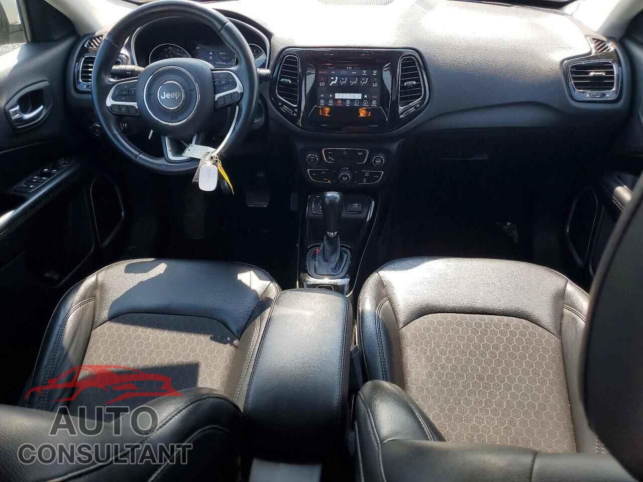 JEEP COMPASS 2018 - 3C4NJCBB4JT487906
