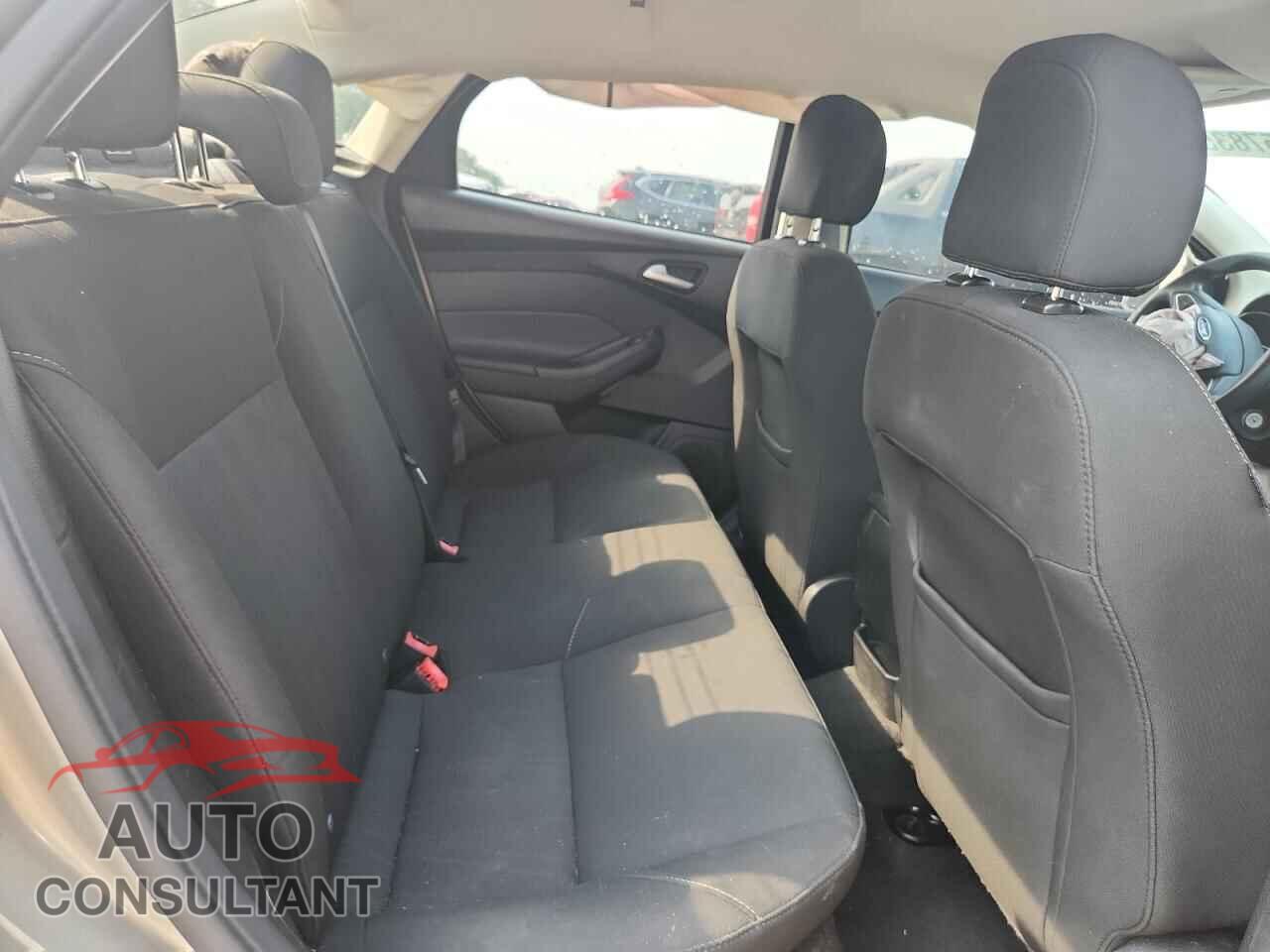 FORD FOCUS 2016 - 1FADP3F29GL341290