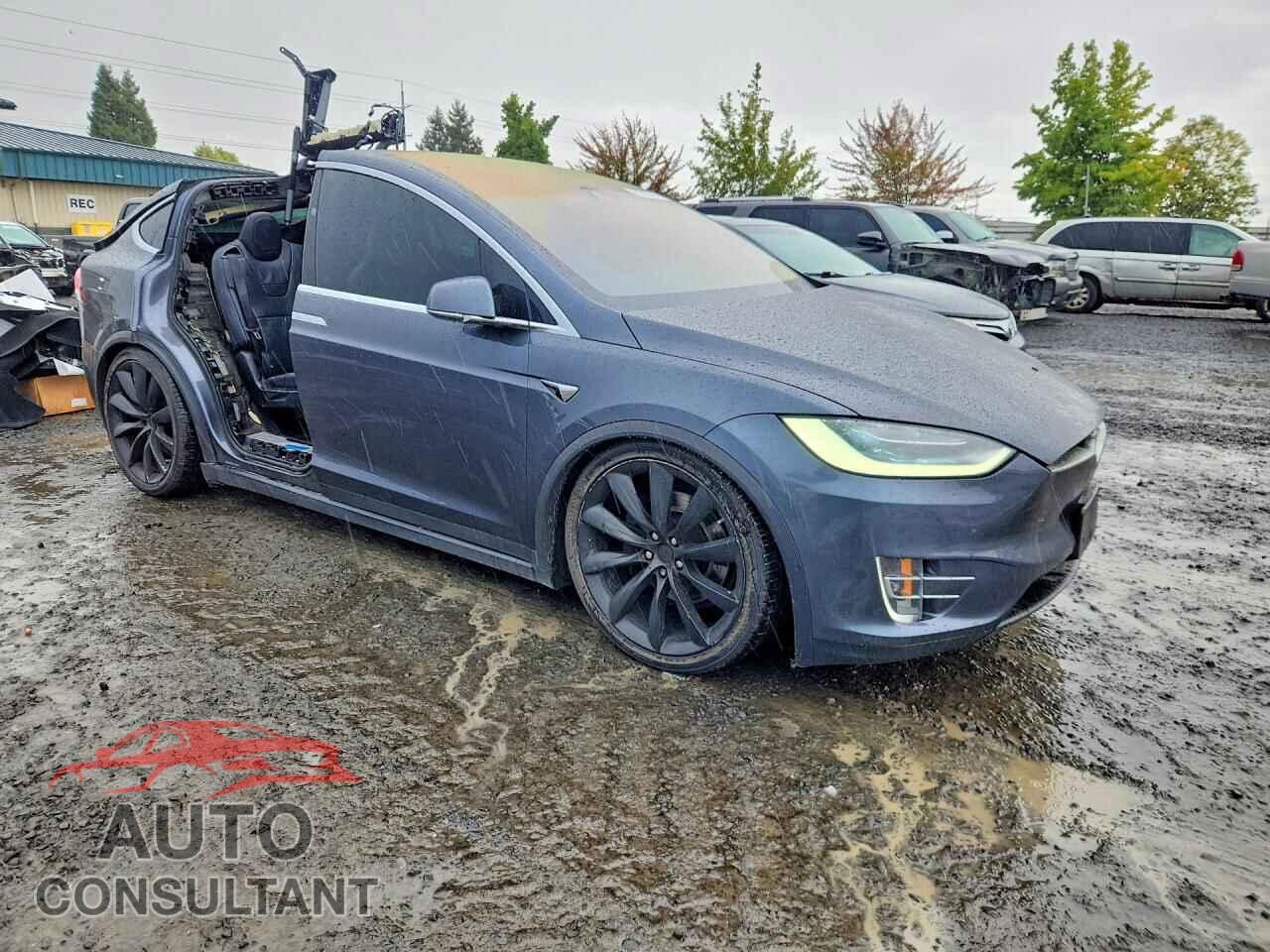 TESLA MODEL X 2017 - 5YJXCDE22HF044800