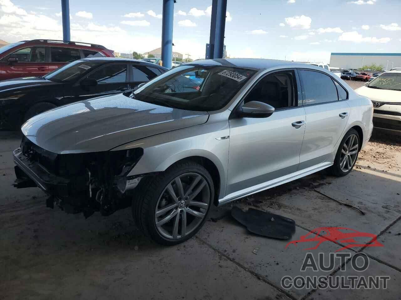 VOLKSWAGEN PASSAT 2018 - 1VWAA7A33JC049094