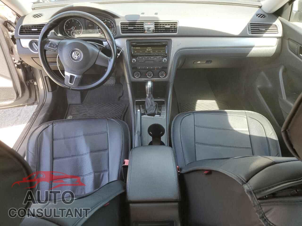 VOLKSWAGEN PASSAT 2015 - 1VWAT7A30FC058790
