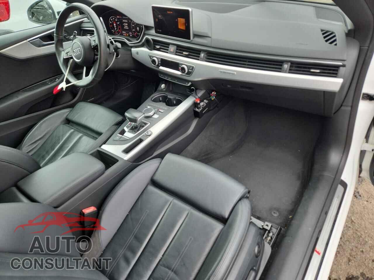 AUDI A5 2018 - WAUTNAF50JA001049