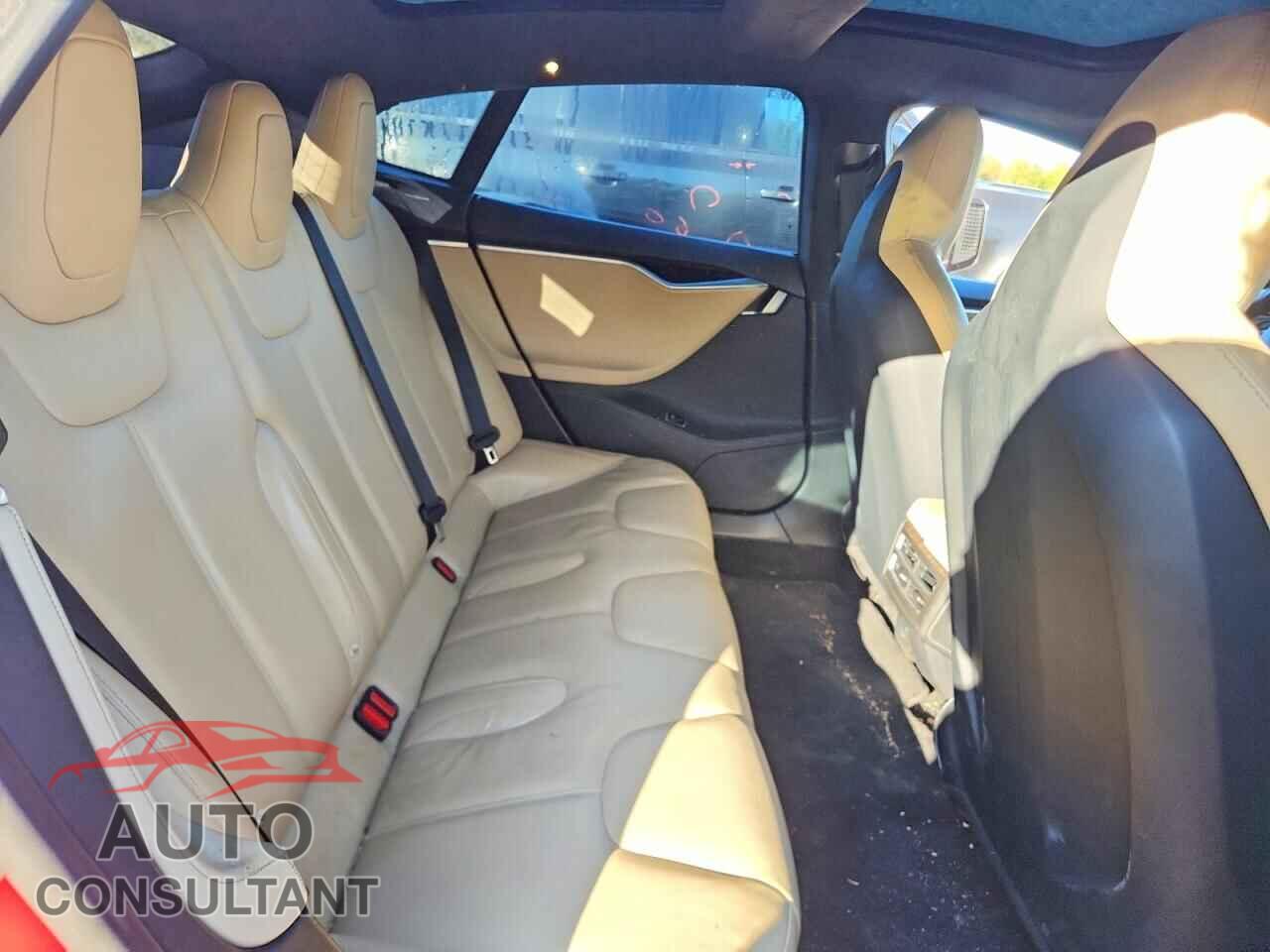 TESLA MODEL S 2015 - 5YJSA1H23FF080454