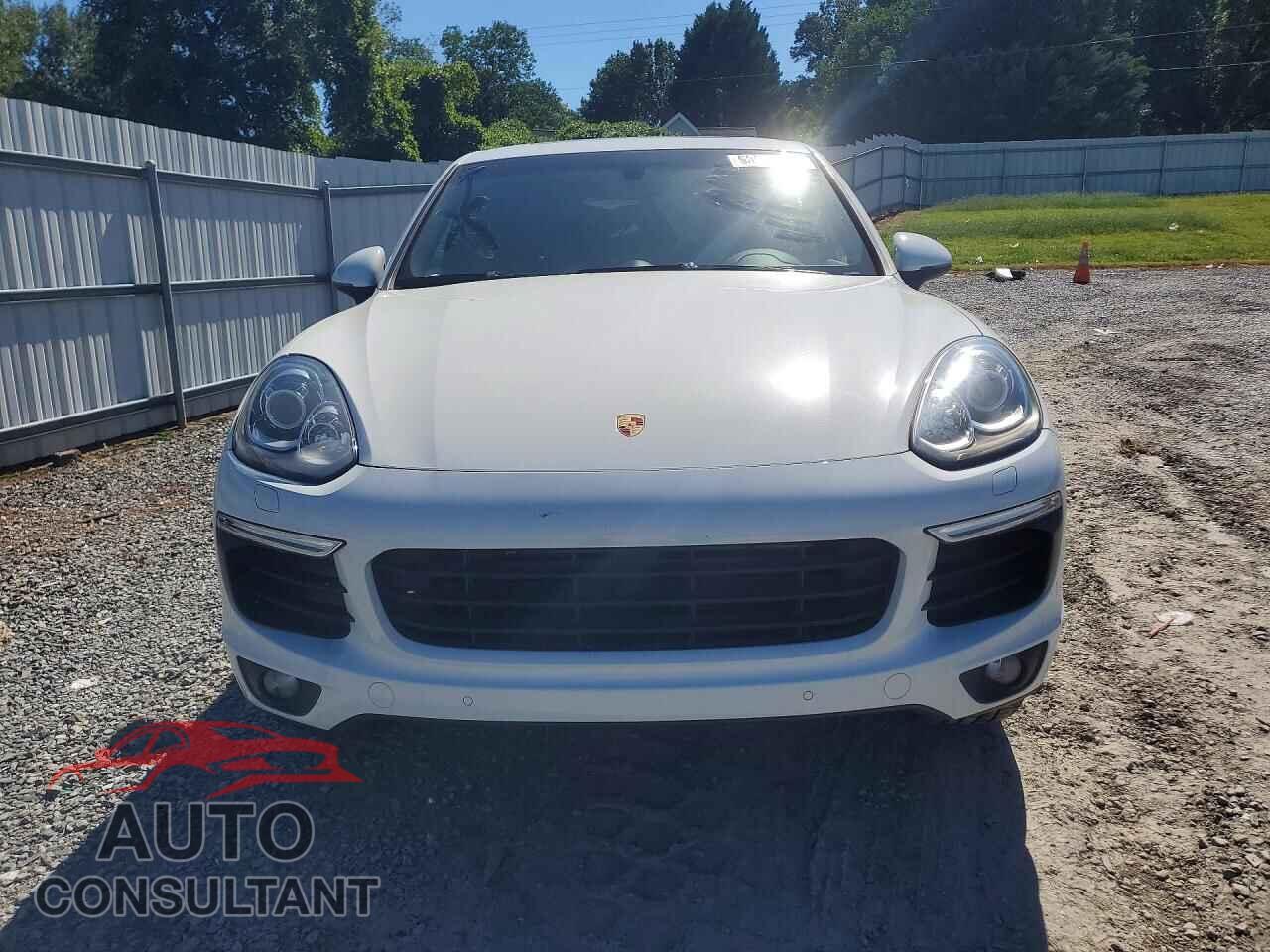 PORSCHE CAYENNE 2017 - WP1AA2A24HKA82424