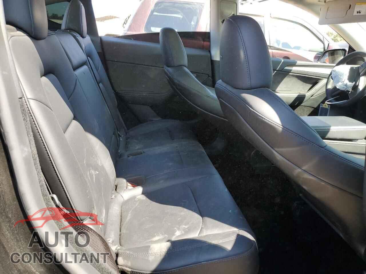 TESLA MODEL Y 2024 - 7SAYGDED3RF052418