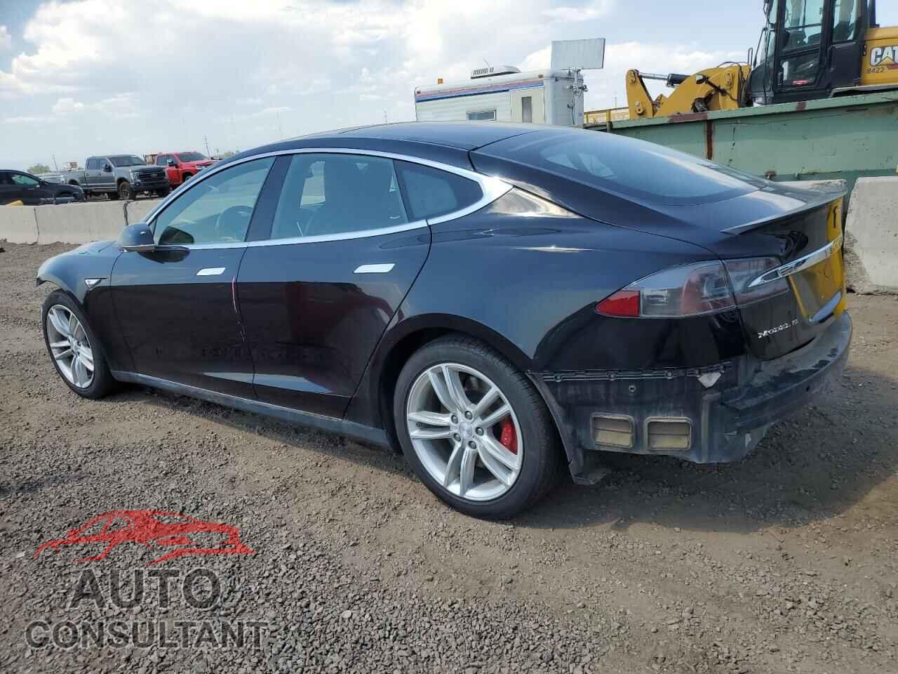 TESLA MODEL S 2015 - 5YJSA1E45FF115274