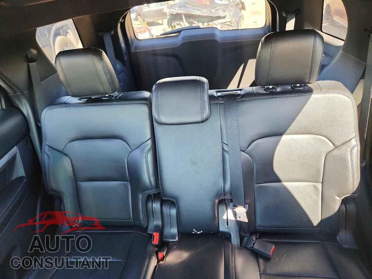 FORD EXPLORER 2017 - 1FM5K8DH5HGE37781