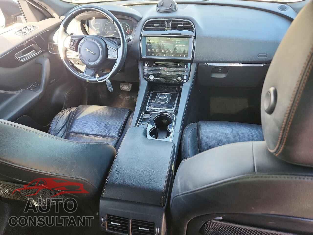 JAGUAR F-PACE 2017 - SADCK2BV8HA067872