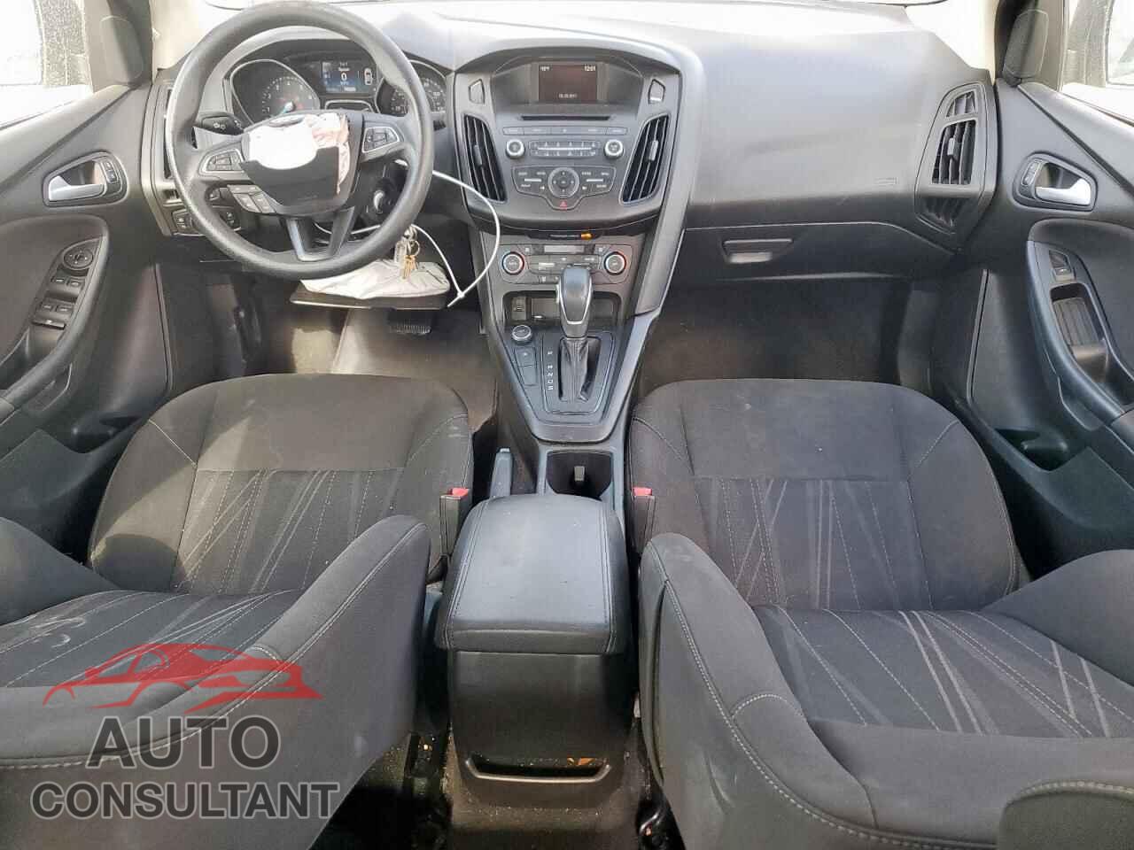 FORD FOCUS 2017 - 1FADP3FE3HL303341